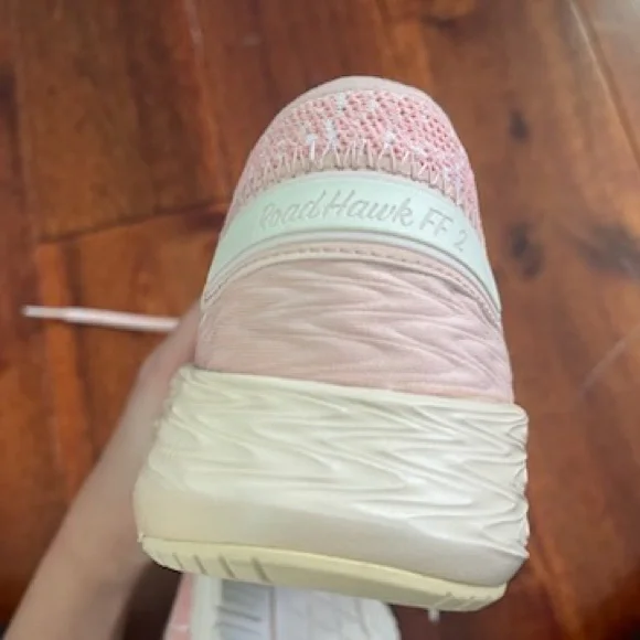 ASICS - Picture 2 of 5